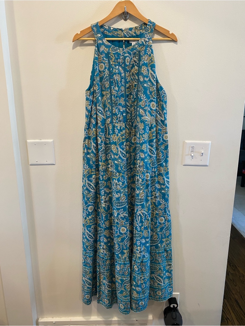 J. Jill Women’s Halter tiered Maxi Dress Size large  Boho cottage Resort paisley